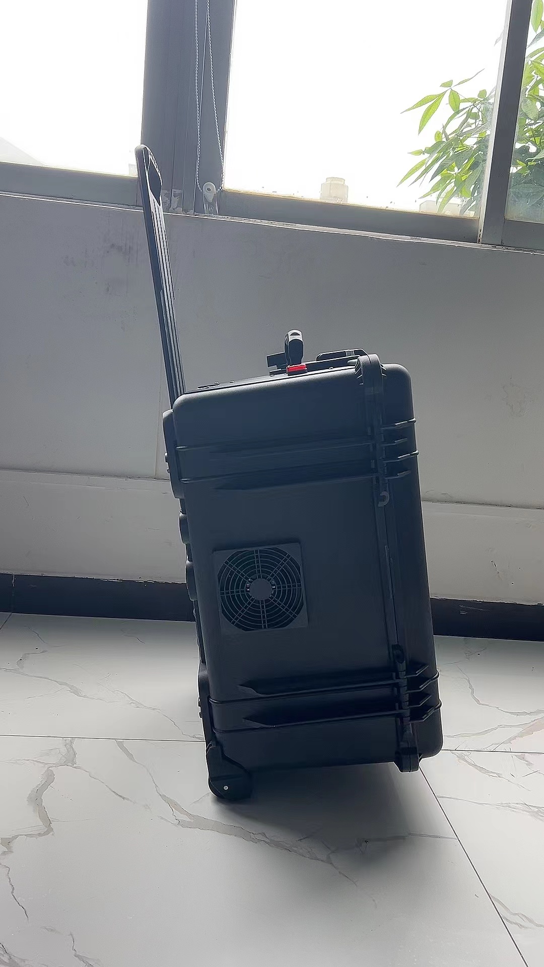 大邑手拉箱型移动通信干扰器